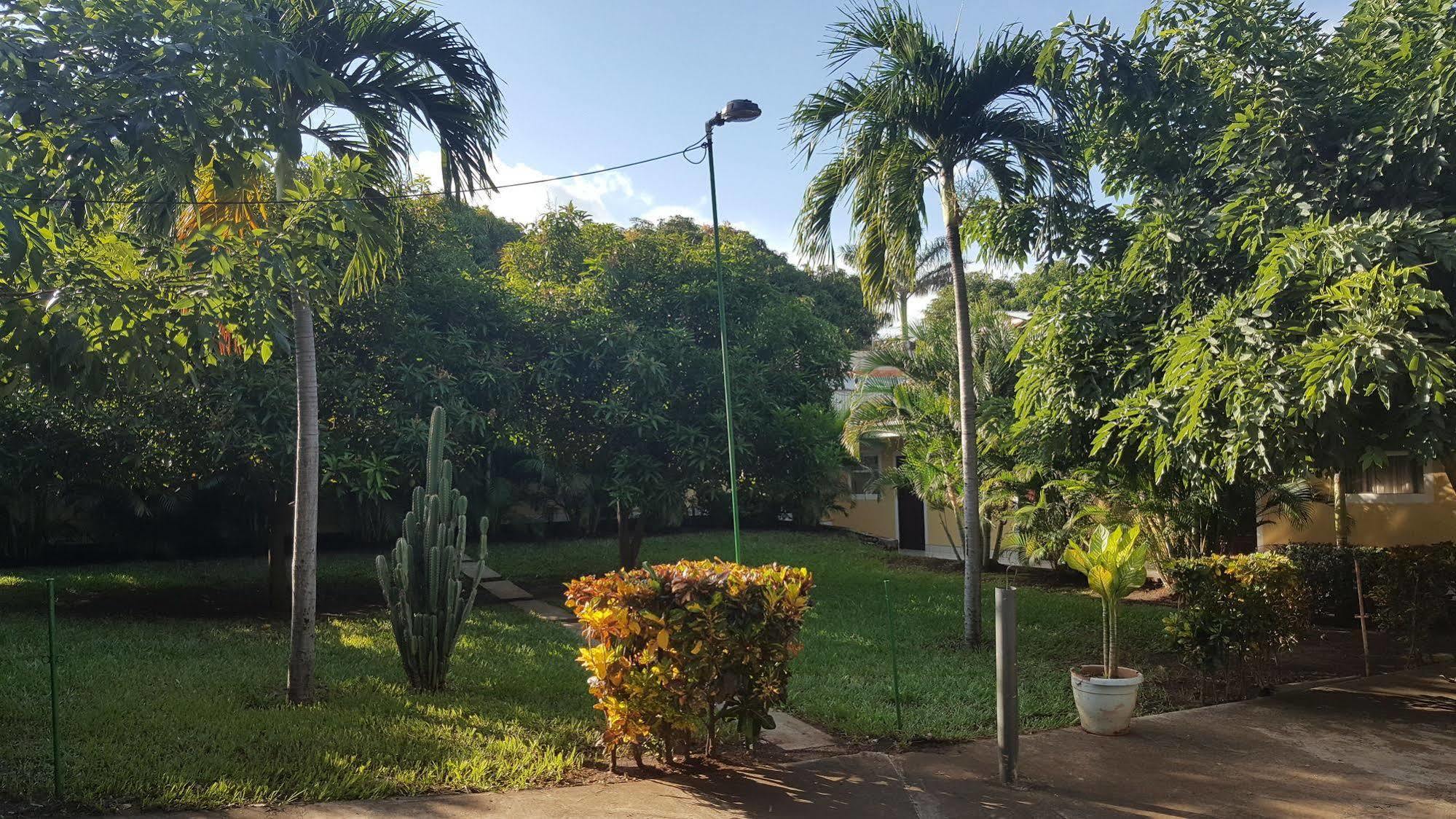 Hotel La Arboleda Манагуа Екстер'єр фото
