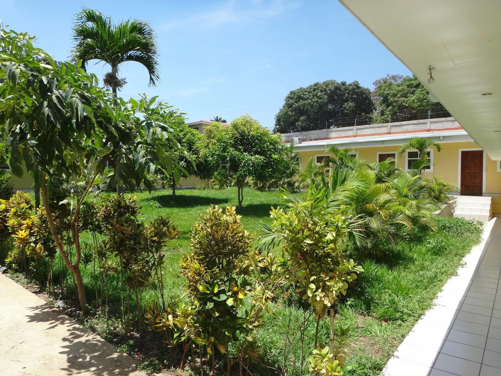 Hotel La Arboleda Манагуа Екстер'єр фото